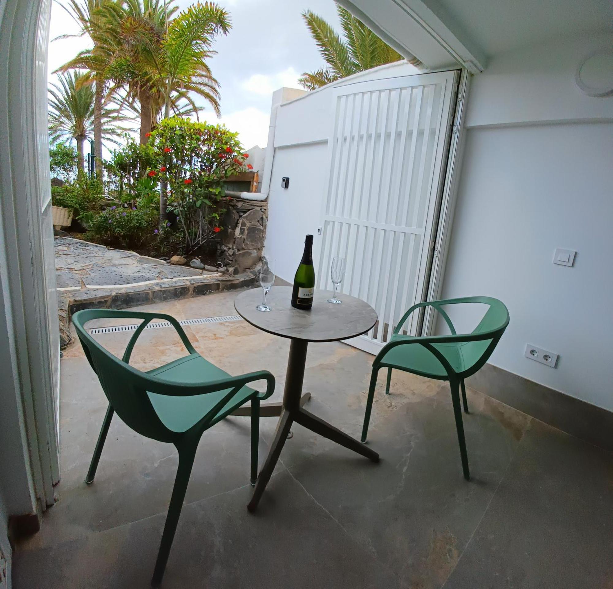 Bungalow Uno - Front Line Of Ocean San Bartolomé Extérieur photo
